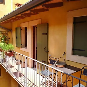 Gecko's Balcony Verona